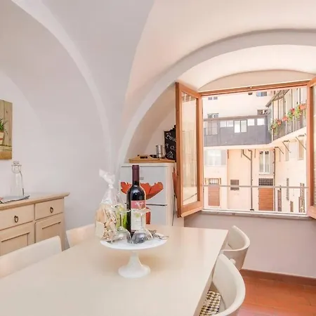 Palazzo Scapucci A Navona Apartment *
