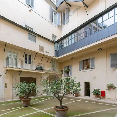 Palazzo Scapucci A Navona Apartment *