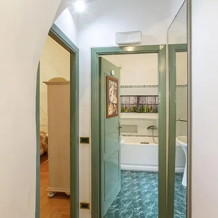 Palazzo Scapucci A Navona *