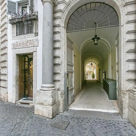 Palazzo Scapucci A Navona *
