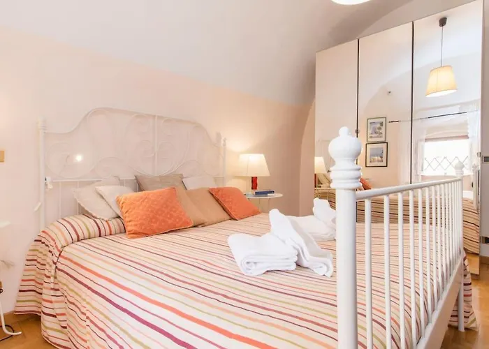 Palazzo Scapucci A Navona Rom