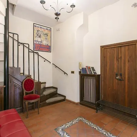 Palazzo Scapucci A Navona *